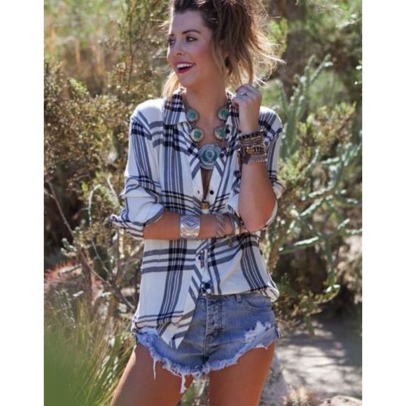 Rails Hunter Plaid Button Up Flannel Top - Picture 5 of 6